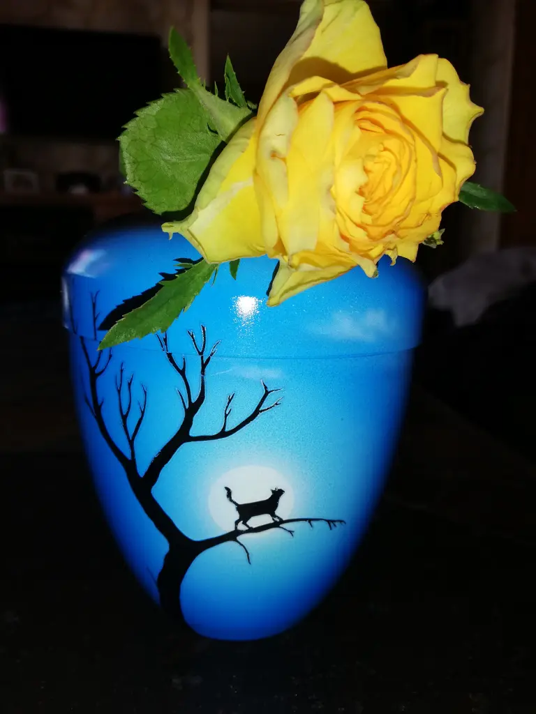 Condolence image of von Mama