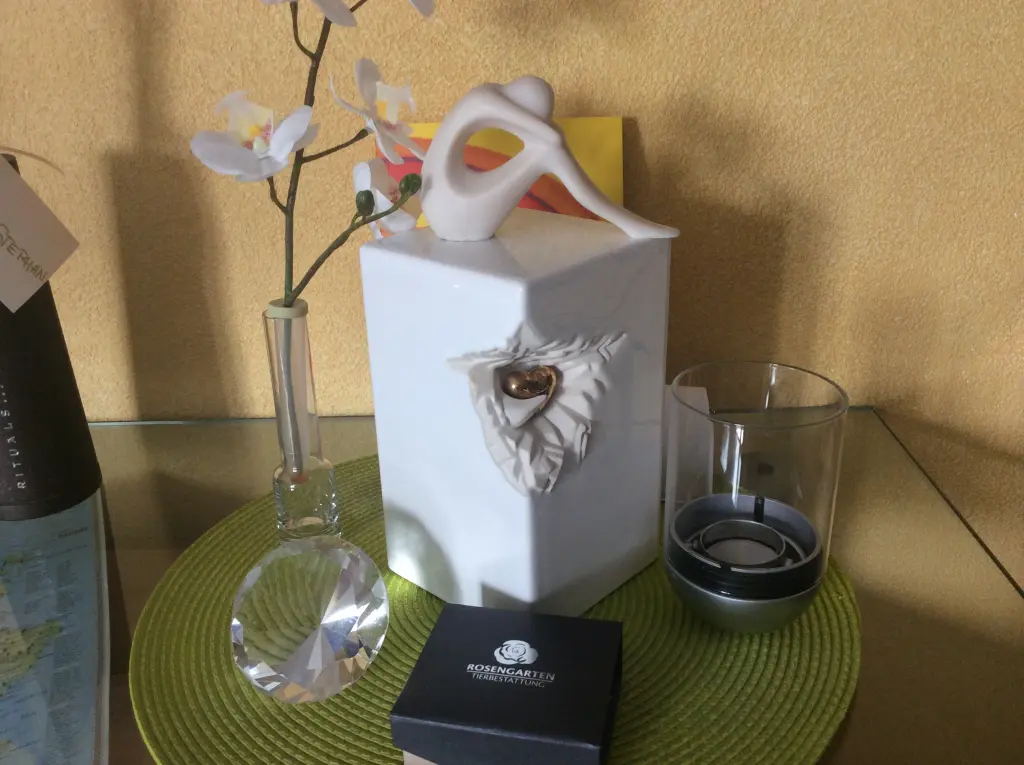Condolence image of Carmen
