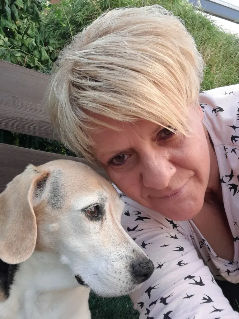 Andachtsbild von Sabine mit Luna & Milo tief im Herzen