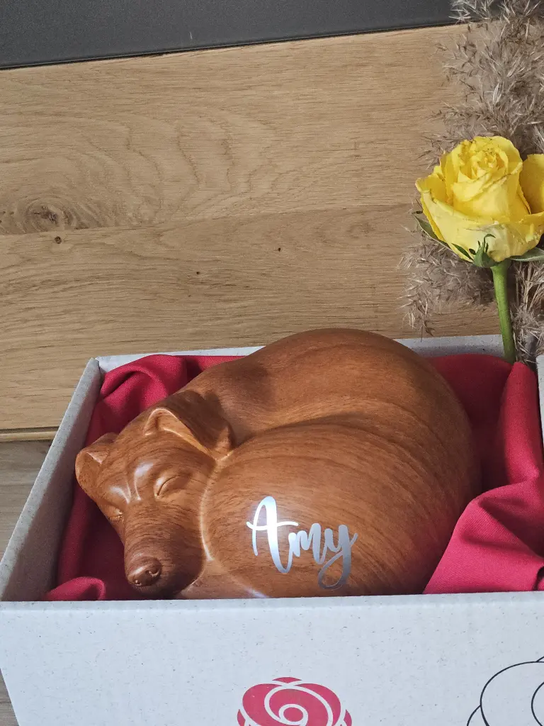 So eine schöne Urne - für immer bei uns.