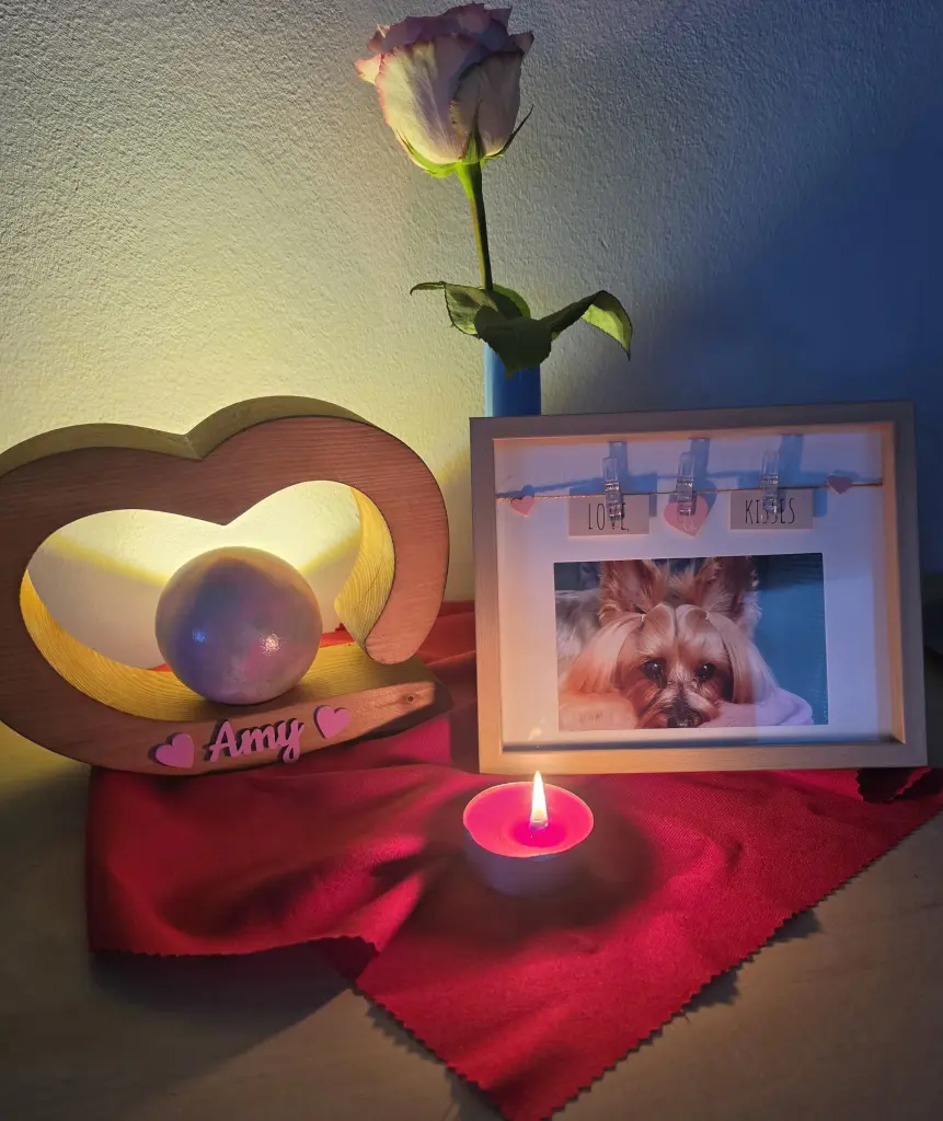 Condolence image of monic