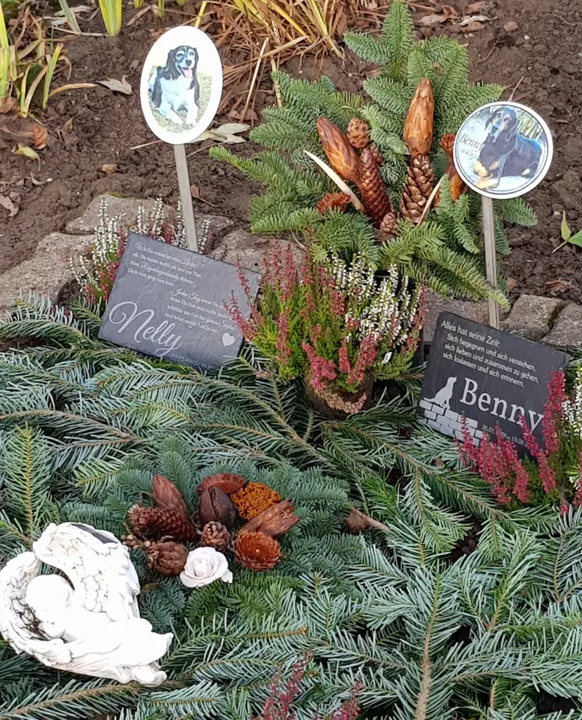 Andachtsbild von Brigitte mit Nelly, Benny und Axel tief im Herzen